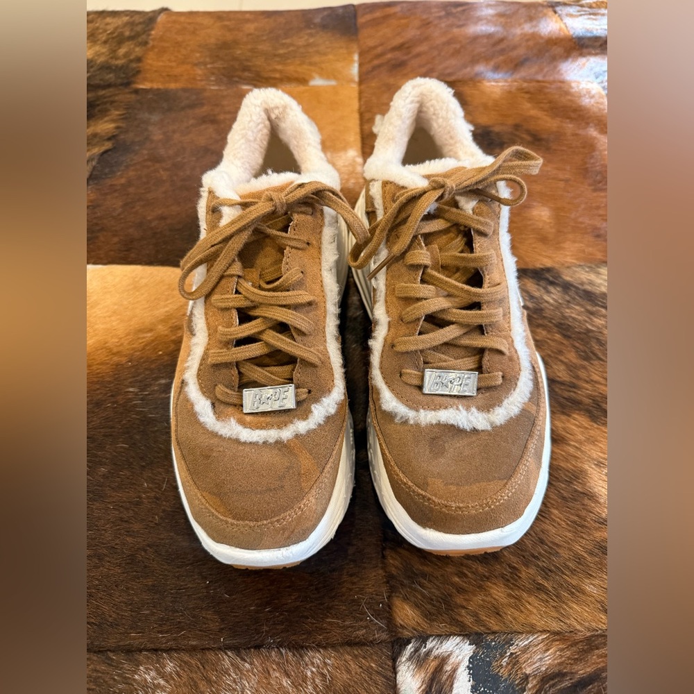 Extremely Rare Ugg x Bape Chestnut Shearling Sneaker - Picture 2 of 10